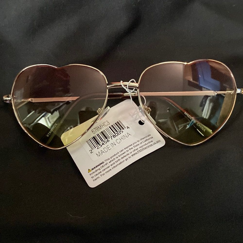 Woman’s Heart Sunglasses